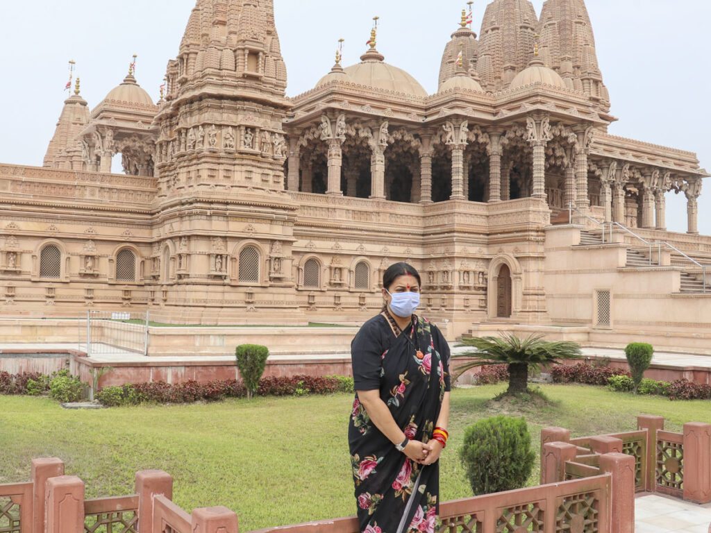 Union Cabinet Minister Smriti Irani Visits BAPS Swaminarayan Mandir, Kolkata, India