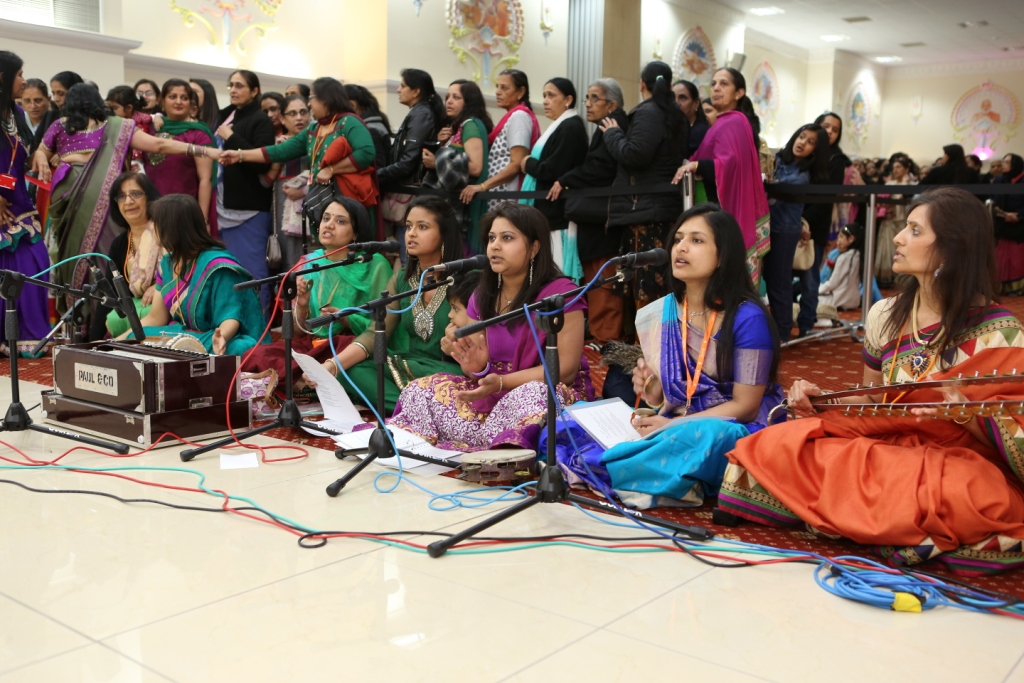 Prayers for World Peace and Harmony at BAPS Shri Swaminarayan Mandir, Wellingborough, UK